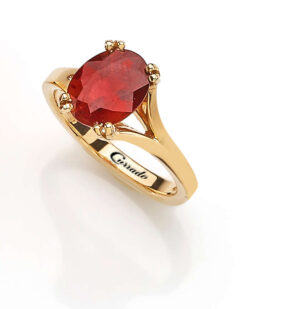 Anello in oro con rubino